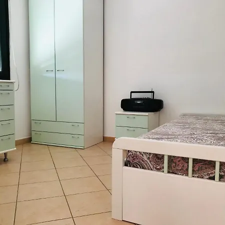In Orosei/nuoro アパート オロゼーイ